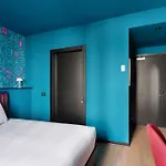 Cx Nom Hostel Milánó