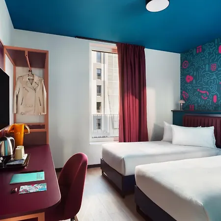 Hostel Cx Nom