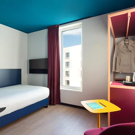 Hostal Cx Nom Milán